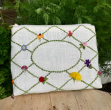 Broderikit: Blomsterpung incl. helt færdigsyet foer med isyet lynlås.