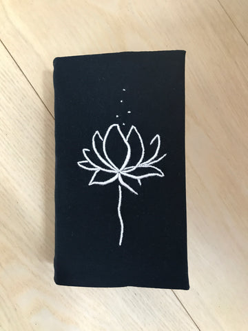 Broderikit: Højskolesangbog cover Lotus
